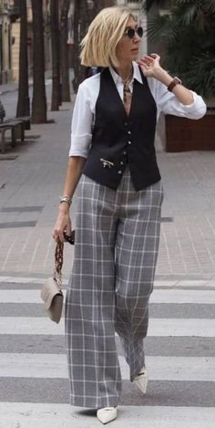 Menswear Inspired Outfits For Women, Petite Curvy Outfits, Outfits For Petite Women, Stylish Petite Woman, Outfits For Short Women, Outfit For Petite Women, Outfits For Petite, Classic Workwear, Cute White Dress