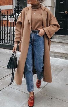 Camel Coat Outfit, 일본 패션, Chic Winter Outfits, Stil Boho, Camel Coat, Cute Fall Outfits, Coat Outfits