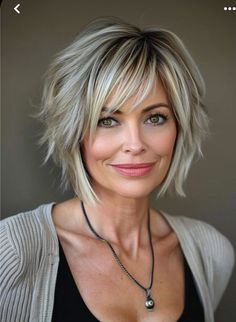 Short Hairstyle Women Choppy, Hairstyle Women Medium, 2024 Womens Hair Trends, Hairstyles For Over 50 Women, Hair Over 40 Look Younger, Short Trendy Hairstyles, 80 Hairstyles, Short To Medium Hairstyles, Short Shaggy Bob Hairstyles