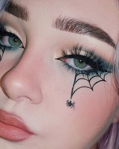 Conjuring Spells, Halloween Spider Makeup, Spiderman Makeup, Maquillage Halloween Simple, Spider Makeup, Three Pines, Pretty Witch, Face Stamp