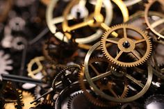 there are many different types of gears on the table