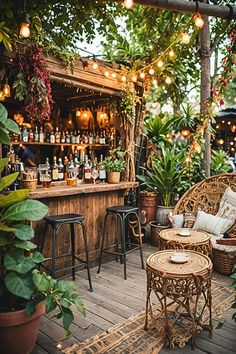 Outdoor bar Rustic Garden Cafe, Cute Bar Aesthetic, Outdoor Coworking Space, Cafe Garden Design Outdoor, Bohemian Outdoor Spaces, Bohemian Bar, Pantry Door Ideas, Bohemian Outdoor, Boho Patio