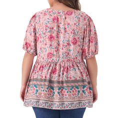 This stylish blouse features a boho-inspired floral print that adds an elegant touch to any outfit. The V-neck design and short sleeves create a trendy look, perfect for the warmer months. Made from good fabric, this shirt offers a comfortable and breathable fit, ensuring you stay cool and comfortable even on hot days. The peplum detail adds a feminine touch to the blouse, creating a flattering silhouette. Whether you're heading to a casual gathering or a more formal event, this versatile blouse Plus Size Summer Casual, Plus Size Boho, Babydoll Blouse, Stylish Blouse, Peplum Blouse, Plus Size Summer, Summer Blouses, Hem Style, Pink Blouse