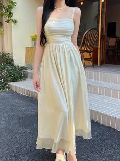 Spaghetti Dress, Cream Maxi Dress, Layered Cami, Solid Midi Dress, How To Fold Sleeves, Dress Spaghetti, Layer Dress, Ruched Dress, Summer Maxi Dress