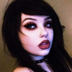 00s Emo Makeup, 2010 Emo Makeup, 2010s Emo Makeup, Easy Emo Makeup Looks, 2000 Emo Makeup, Early 2000s Emo Makeup, Scenemo Makeup, Dramatic Goth Makeup