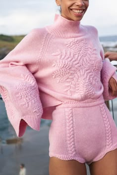 Couture Club Knit, Knitting Fashion Runway Vogue 2022 : 23, Haute Couture Knitwear, Sweater Tops For Women, Feminine Knitwear, Romantic Knitwear, Fashion Knitting, Knit Pullover, Knitted Fashion