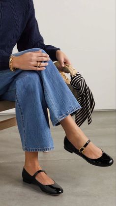 Sandal Tali, Leather Mary Jane Flats, Style Casual Chic, Paris Mode, Neue Outfits, Mary Jane Flats, 가을 패션, Fashion Mode