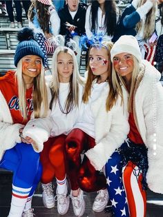 Merica Spirit Day Outfits, Usa Spirit Week Outfit, Usa Spirit Day Outfit, Usa Outfits Spirit Week, Usa Theme Outfit Football Games, Football Game Outfit Cold, Fnl Outfits, Cold Football Game Outfit, Football Season Outfits