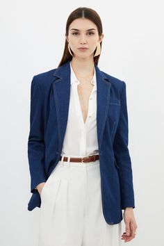 Denim Single Breasted Blazer Indigo Suits Women, Denim Blazer Outfit Womens Fashion, Denim Blazer Outfit, Blue Blazer Outfits For Women, Corp Core, Blue Blazer Outfit, Blazer Fits, Summer Blazer, Denim Suit