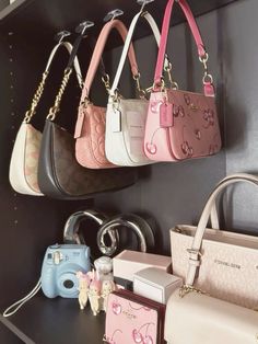 My Style Bags, Luxury Bags Collection, Aesthetic Bags, Purse Essentials, Handbag Essentials, Girly Bags, Cute Handbags, Luxury Purses, Girly Accessories