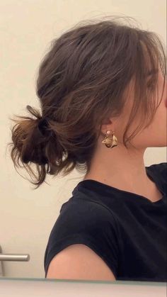 Messy Bun Hairstyles, Hairstyles Haircuts, Messy Hairstyles, Hair Day, Bun Hairstyles, Pretty Hairstyles