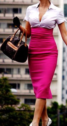 ~ Pencil me in. Bright pink pencil skirt ~ Pencil Skirt Outfit, Look Working Girl, Hot Pink Skirt, Robes Glamour, Mode Rose, Pink Pencil, Pink Pencil Skirt, Rock Outfit