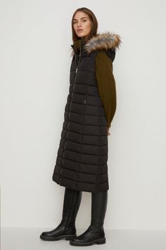 Extra Warm Longline Puffer Gilet Conscious Clothing, Puffer Gilet, Chunky Knits, Oasis Fashion, Winter Layering, High Leg Boots, Fashion Furniture, Black Sleeveless, Fashion Face