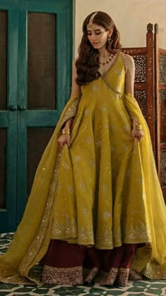 Zara Shahjahan, Shadi Dresses, Pakistani Formal Dresses, Pakistani Dresses Casual, Beautiful Pakistani Dresses, Salwar Kamiz, Indian Dresses Traditional, Traditional Indian Outfits