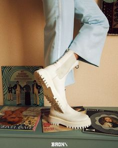 Chelsea Winter, White Leather Boots, Camel Boots, High Ankle Boots, Shoe Inspiration, White Boots, Leather Boot, Biker Boots