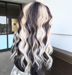 Balayage Hair Brunette With Blonde, Long Blonde Curly Hair, Chunky Blonde Highlights, Blonde Curly Hair, Dyed Hair Inspiration, Split Hair, Brunette Balayage Hair, Hairdos For Short Hair