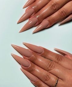 Staleto Nails, Long Nude Nails, Nude Stiletto Nails, Stilleto Nails Designs, Acrylic Nails Nude, Long Stiletto Nails, Ombre Acrylic Nails, Claw Nails, Pointed Nails