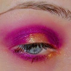 Funky Eyeshadow, Funky Makeup Looks, Eye Makeup Drawing, Perfect Eye Makeup, Makeup Drawing, Swag Makeup, Smink Inspiration