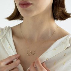 14k Solid Gold Interwined Circles Neclace for Women Link Pendant Necklace Double Rings Interlocking Circles Dainty Minimalist Jewelry - Etsy Finland Fine Jewelry In 14k Gold Circle Shape, 14k Gold Hoop Jewelry With Adjustable Chain, Dainty 14k Stamped Jewelry, 14k White Gold Circular Jewelry, 14k Gold Jewelry With Adjustable Chain And Circle Shape, Dainty 14k Gold Open Circle Jewelry, 14k Gold Circle Jewelry With Adjustable Chain, 14k Gold Open Circle Jewelry For Anniversary, 14k Gold Jewelry With Adjustable Circle Chain