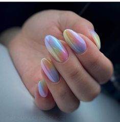 Brillez avec le trend Chromé de 2024! Découvrez des inspirations de Nail art métallisé pour une allure futuriste et élégante. #NailArt #Chromé2024 #TendancesBeauté. Chrome Nail Ideas, Ombre Chrome Nails, Chrome Nail Designs, Bow Nail Designs, Flame Nail Art, Pink Chrome Nails, Gel Toe Nails, Chrome Nails Designs, Beauty Hacks Nails