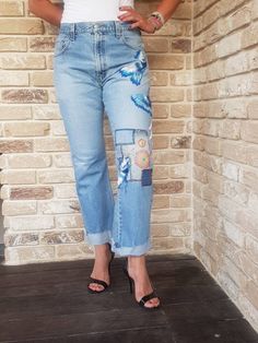 "Made to order, in any size, within 14 working days . All size available! If you need different size, please send me a message and I will make you a special and unique design within 2 working days. They are all different! No one will have the same one as you have! Hand painted, one of kind jeans. You pick your size, model (slime- boyfriend- high waist- low waist) and primer color and you will get your singular design. \"my queens wish\" is a women's clothes and accessories brand that was establi Jeans With Patches, Patches Vintage, Redone Jeans, Patched Denim, Patched Denim Jeans, Demin Jacket, Visible Mending, Reworked Vintage, High Waisted Mom Jeans