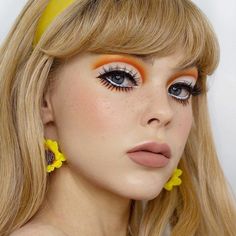 70s Eye Makeup, Hippie Makeup, Look Disco, Looks Hippie, 60s Makeup, 70s Makeup, Drag Make-up, Trend Makeup, Retro Makeup