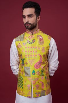 Lemonade Yellow Dupion Digital Printed Bundi Jacket Design by Siddhartha Bansal Men at Pernia's Pop Up Shop 2023 Summer Jacket Men, Summer Jacket, Mens Accessories Fashion