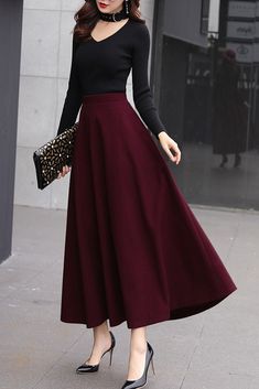 Long Skirt Outfits, Looks Chic, Flared Skirt, Mode Inspiration, Modest Dresses, Black Top, Skirt Outfits, Flare Skirt, Casual Outfit