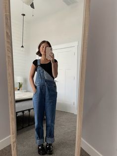 levis and dr martens are the best combo Dr Marten Outfit Ideas, Women’s Doc Marten Outfit, Dr Martens And Jeans Outfits, Doc Martens Outfit High Top, Ugg Mini Ii Boots Outfit, Vintage Outfits Winter Retro, 8035 Doc Martens Outfits, Figuring Out My Style, Wide Leg Denim Overalls Outfit