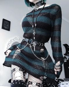 Outfit Ideas Goth, Pink Haired Girl, Green Goth, Goth Sweater, Green Grunge, Pastel Goth Fashion, Grunge Goth