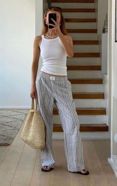 Linen Pants Outfit, Europe Outfits, Paris Mode, Looks Party, Stockholm Fashion, Looks Style