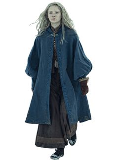 Winter Outfit Medieval, Dark Elf Clothing, Medieval Cold Weather Clothes, Fantasy Winter Outfits, Dnd Winter Clothes, Medieval Winter Clothes, Medieval Fitted Winter Outerwear, Fantasy Winter Clothes, Sorcerer Outfit