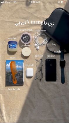 Whats In My Bag Minimalist, What’s In My Bag Aesthetic, What Is In My Bag, Bag Tour, Everyday Bag Essentials, What's In My Bag, Backpack Essentials, School Bag Essentials