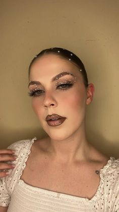 https://vm.tiktok.com/TTPd2FCPvT/ Eras Tour Makeup Ideas, Eras Tour Makeup, Make Up Inspo, Taylor Swift Outfits, Pearl Wedding, Creative Makeup, Eras Tour, Makeup Inspo