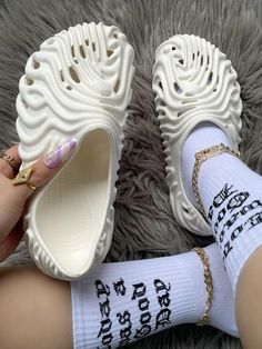 Sleek Wardrobe, Fire Shoes, Eva Sandals, Trendy Shoes Sneakers, Air Shoes, Pretty Shoes Sneakers, Nike Air Shoes, Aesthetic Shoes