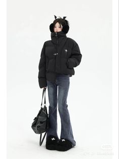 Fare Pants Outfit, Acubi Winter Style, Winter Acubi Fashion, Minimal Aesthetic Outfits, Korean Grunge Aesthetic, Korean Grunge, Aesthetics Outfits, Peony Aesthetic, Grunge Aesthetics