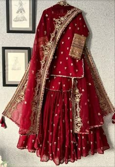 Red Dress Designs Pakistani, Barat Outfit Pakistani, Red Garara Dress Pakistani Bridal, Indian Gharara Design, Pakistani Bridal Garara, Red Garara Dress, Grara Dress Indian Weddings, Eid Outfits Pakistani 2024, Garara For Wedding