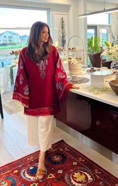 Simple Dress Ideas Pakistani, Traditional Coord Sets, Kashmiri Kurti Design, Kashmiri Suits Design, Simple Pakistani Dresses Casual, Kashmiri Kurti, Kashmiri Kurta, Kashmiri Dress