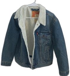 Jean Jacket With Fur, Sherpa Jean Jacket, Levis Fur Lined Jacket, Levi’s Sherpa Jacket, Fur Lined Denim Jacket, Levi's Fleece-lined Winter Outerwear, Levis Jean Jacket, Levi Denim Jacket, Sherpa Denim Jacket