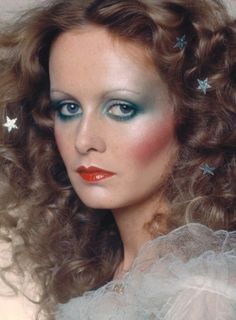 80s Women Makeup, 70s Makeup Authentic, Real 80s Makeup, Biba Makeup 70s, 70s Makeup Glam, Vintage Blue Eyeshadow Look, 70s Prom Makeup, Abba Makeup 70s, Seventies Makeup