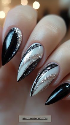 New Year Nails 2025 Black, Unique Manicure Ideas, Silver Glitter Nails With Design, Nails Design For New Years, Nail Art Designs For New Years, New Year Nails Design 2024 Glitter, Black And Silver Winter Nails, New Years Nail Designs Silver, New Years Nails Design Almond