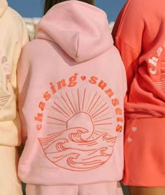 The Sunset Glow Oversized Hoodie offers comfort and style in a perfect fit, perfect for casual outings or cozying up at home. Its soft fabric and eye-catching design make it a versatile addition to any wardrobe. Features: Material: Crafted from a high-quality cotton blend that ensures a soft and cozy feel. Design: Features a minimalistic tree graphic on the front and sleeve, adding a subtle tropical vibe. Fit: Oversized for comfortable wear, ideal for layering in cooler weather. Style: Available Comfortable Spring Leisure Sweatshirt, Comfortable Spring Sweatshirt For Leisure, Comfy Cozy Fit Sweatshirt For Spring, Casual Soft-washed Hoodie For Spring, Comfortable Spring Hoodie With Kangaroo Pocket, Comfortable Hoodie With Kangaroo Pocket For Spring, Pink Relaxed Fit Hoodie For Leisure, Cozy Hoodie For Leisure, Soft-washed Hooded Sweatshirt For Spring