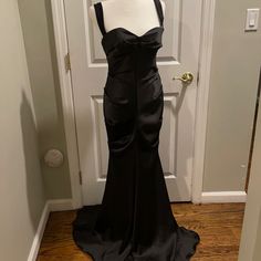 Gorgeous Fitted Satin Long Evening Gown. Fit Amazing On The Body. Stretch Satin. Would Fit Size 4-6. Body Stretch, Long Evening Gowns, Satin Gown, Stretch Satin, Evening Gown, The Body, Outfit Ideas, Size 4, Size 10