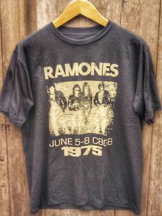 RAMONES 100% Cotton New Vintage Band T Shirt - Vintage Band Shirts Ramones Shirt, Ramones T Shirt, Types Of Cotton Fabric, Vintage Band Shirts, The Ramones, Vintage Band T Shirts, Shirt Wrinkles, Rock Vintage, Retro Styles