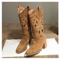 Lasaky - Martin Boots: Fashionable Knee-Highs with Chunky Heels, Embroidered Cutouts, and Western-Inspired Cowboy Design Khaki Heels, Embroidery Heels, Cowboy Design, Chique Outfit, Rough Heels, Leather Cowboy Boots, New Rock, Cowboy Style, Cowboy Boots Women