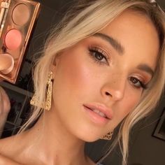 Trucco Glam, Natural Pink Lips, Makeup Nails Designs, Makeup Tip, Make Up Inspiration, Makeup For Blondes