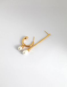 Gold vermeil earrings with Asymmetric Minimalist design that comes with Pearls Pearl Silver Earrings, Pearl Aesthetic, Silver Pearl Earrings, Pearl Shop, Pearl Earring, Fresh Water Pearl, Earrings Drop, Silver Drop Earrings, Pearl Size