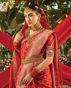 Bride Swag, Brides Photography, Indian Wedding Gowns, Bengali Bridal Makeup, Marriage Dress, Bridal Photography Poses, Indian Wedding Couple Photography, Bengali Bride, Best Bridal Makeup