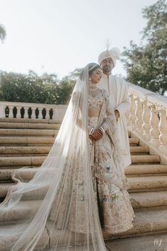 Off White Wedding Lehenga Indian Bridal, Indian Bridal Dress Wedding Outfits, White Wedding Lehenga Pakistani Bridal, Off White Wedding Lehenga, Indian Wedding White Dress, White Wedding Indian Dress, Indian Bride White Dress, White Bride Indian Wedding, Off White Indian Wedding Dress