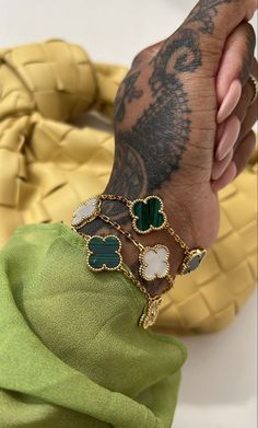 Gold Jewelry Prom, Dope Jewelry Accessories, Lucky Jewelry, Clover Bracelet, Real Gold Jewelry, Gold Rings Jewelry, Dope Jewelry, Jewelry Fashion Trends, Classy Jewelry